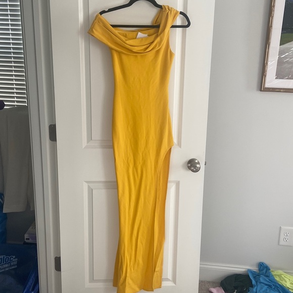 Lovers + Friends Dresses & Skirts - NWT XXS Lovers and Friends Marigold Gown